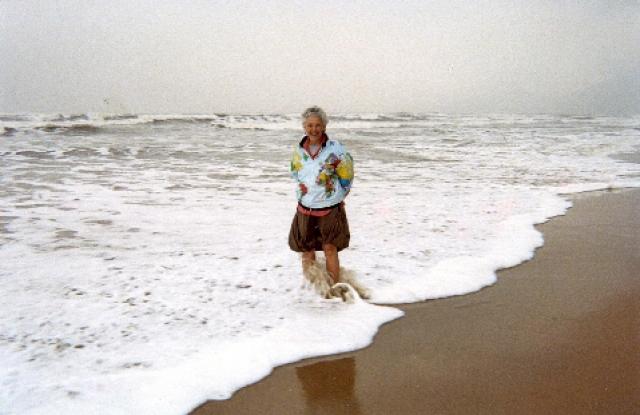 Invites conversation in Viet Nam